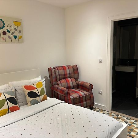 Modern En-Suite Room And Self Catering In ลอนดอน ภายนอก รูปภาพ